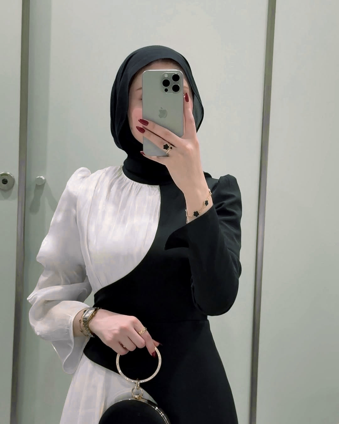 Robe Isabella